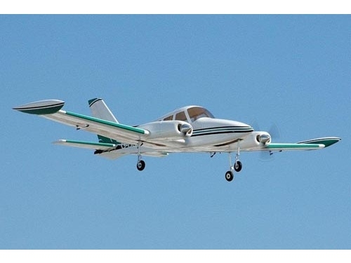 Giant Cessna 310, 2x 26ccm, Spw 3175mm, ARF-Modell von CYModel – Bild 3