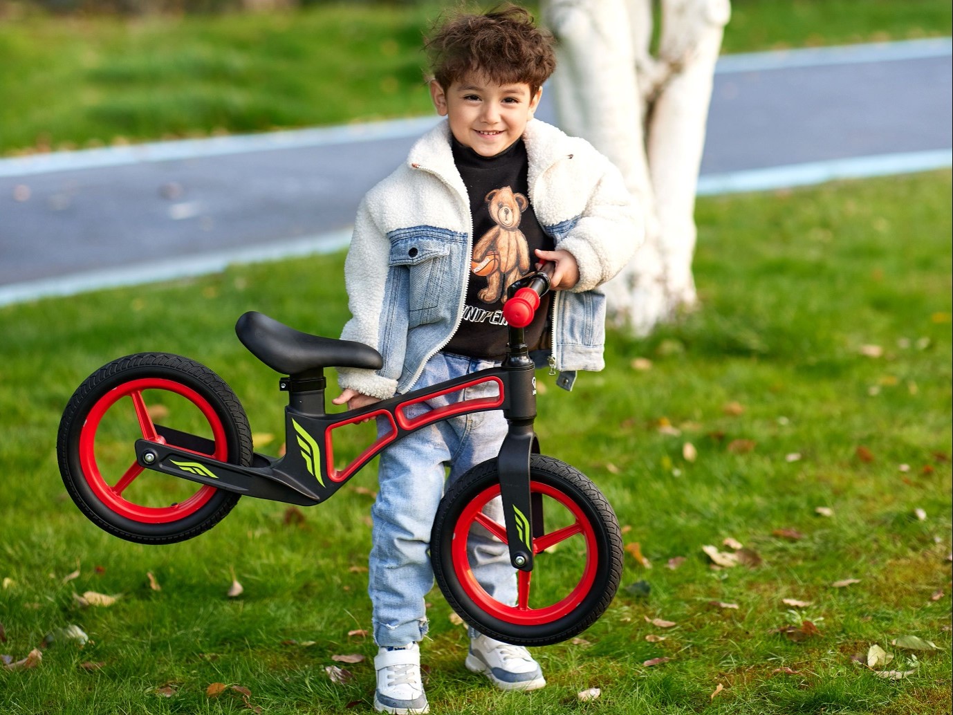 Mein erstes Laufrad - schwarz/rot - verstellbares Kinder-Fahrrad HAPE – Bild 6