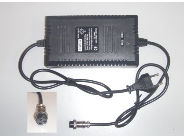 Ladegerät 12 Volt 1A für Bleibatterien, mit rundem 3 Pol Stecker