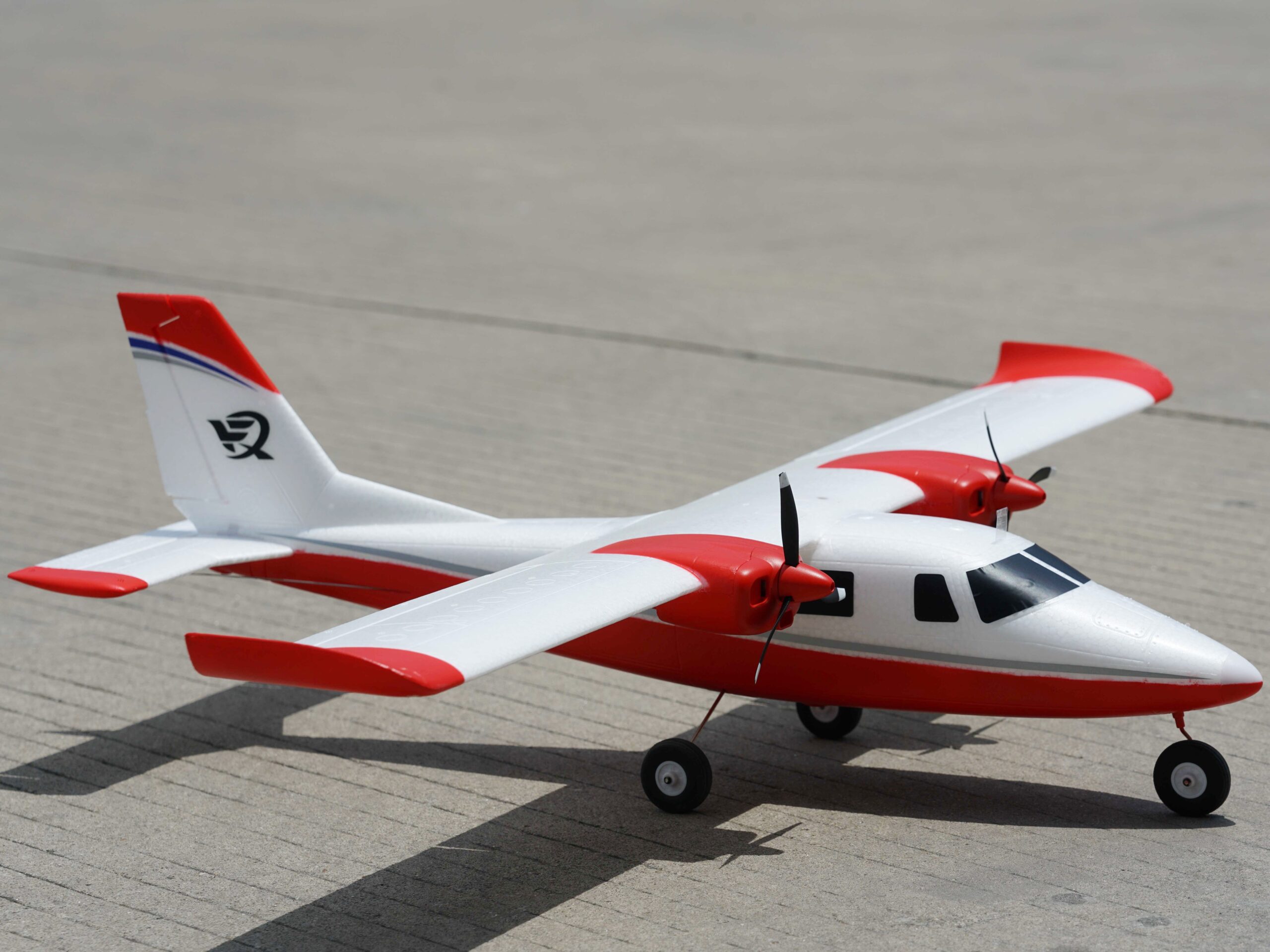 Partenavia P68, Spw 850mm, PNP-Set in rot von XFLY-Model – Bild 2