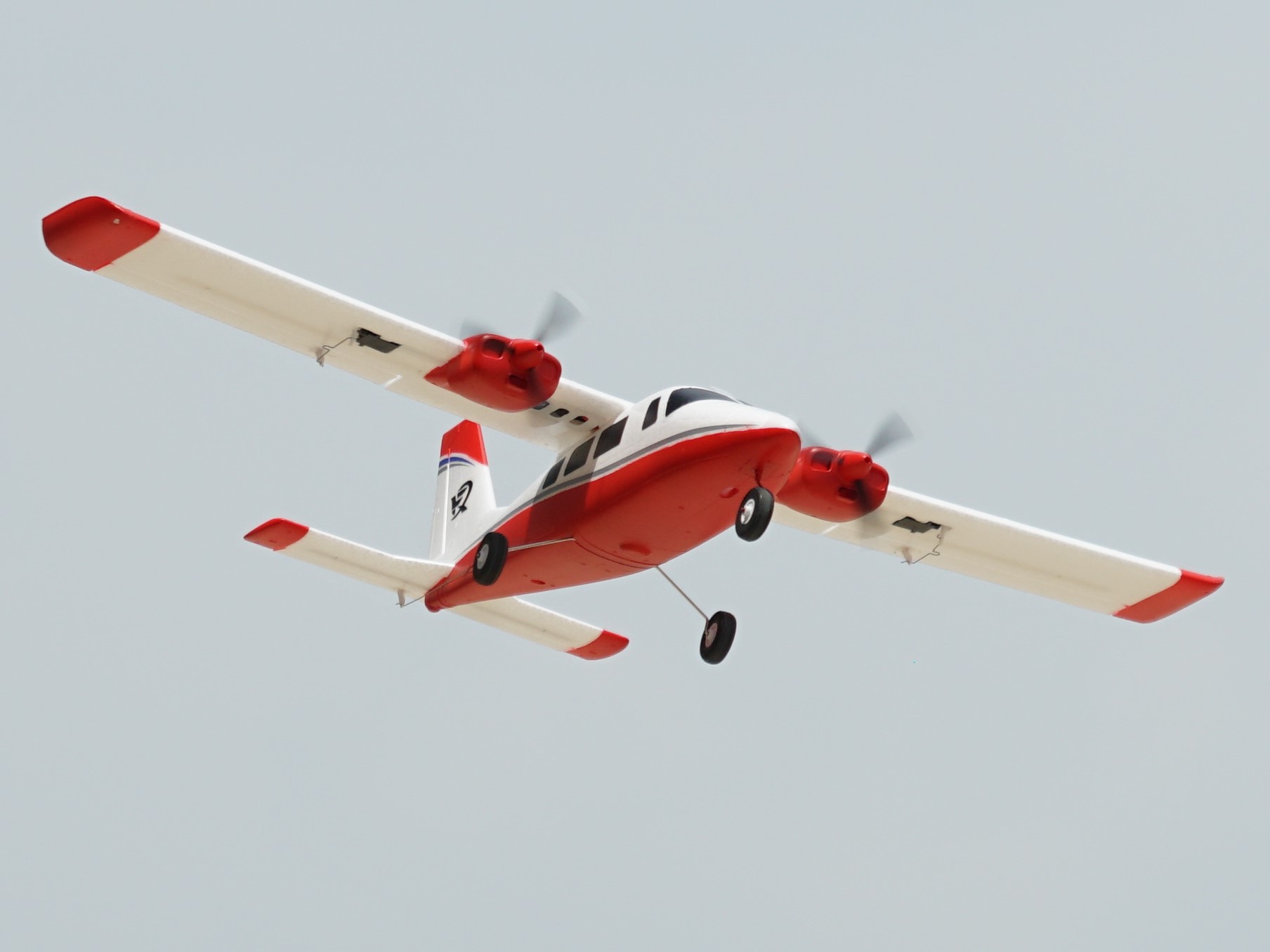Partenavia P68, Spw 850mm, PNP-Set in rot von XFLY-Model – Bild 4