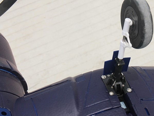 F4U Corsair V2, Spw 1270mm, PNP-Modell aus EPO von Dynam – Bild 5