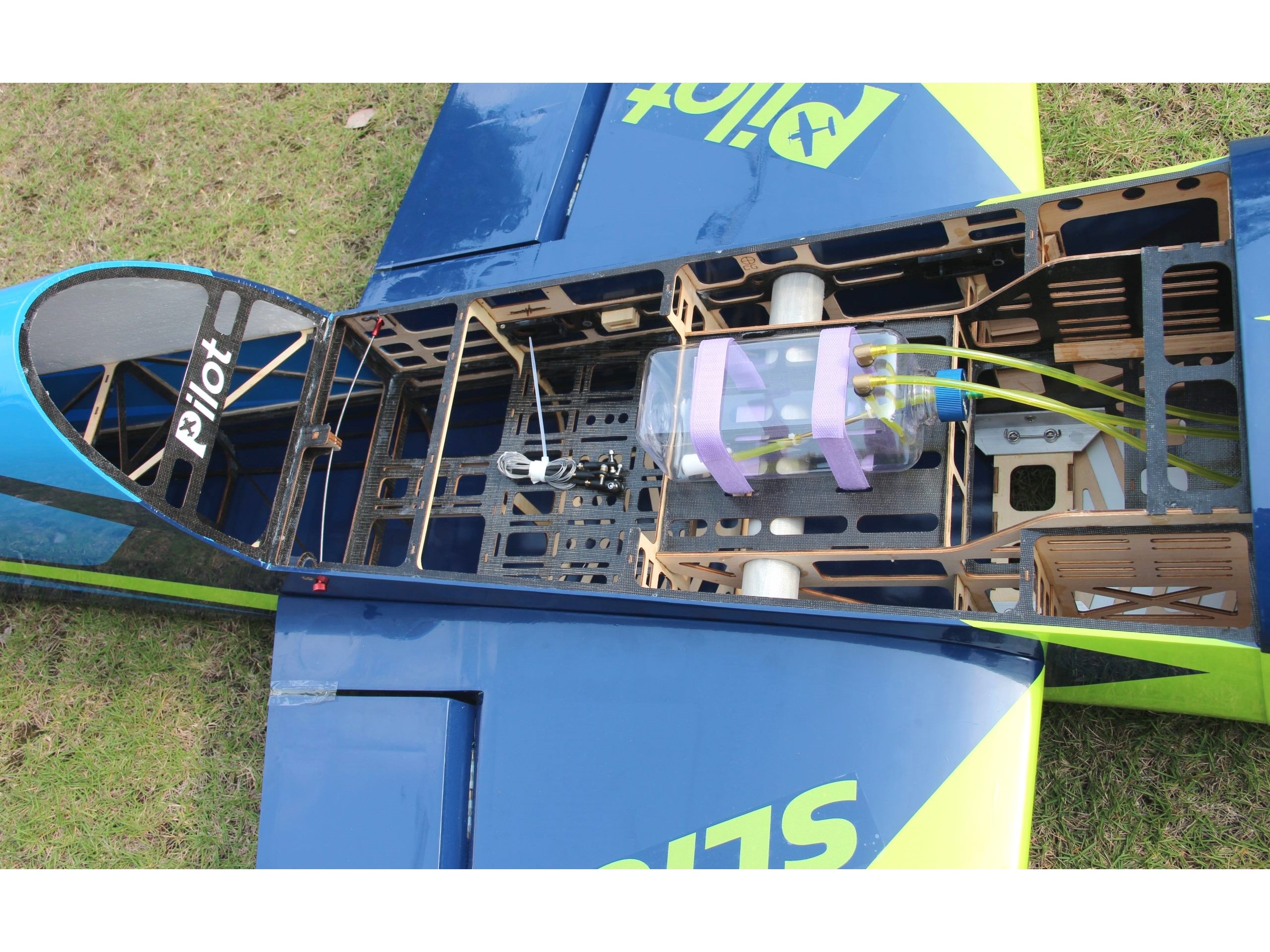 SLICK-74, 30-40ccm, Spw 1880mm, ARF-Set, PILOT-RC – Bild 5