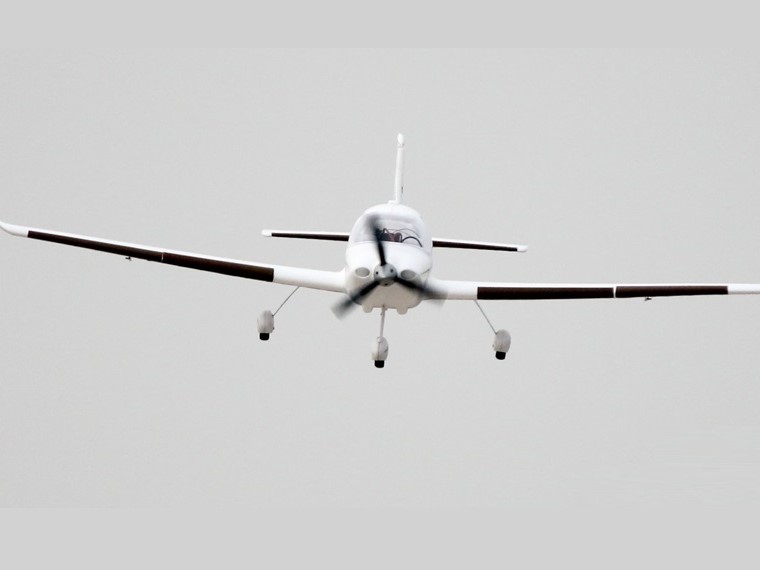 Cirrus SR22 V2 - weiss, Spw 1400mm, PNP-Modell aus EPO von Dynam – Bild 4