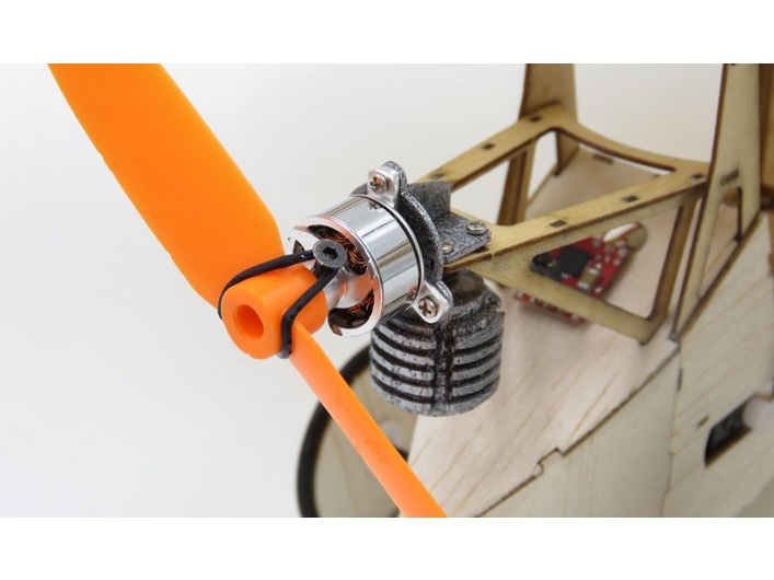 Real-Kit - Newton, Spw 358mm - KIT-Bausatz mit Motor aus Balsaholz – Bild 5
