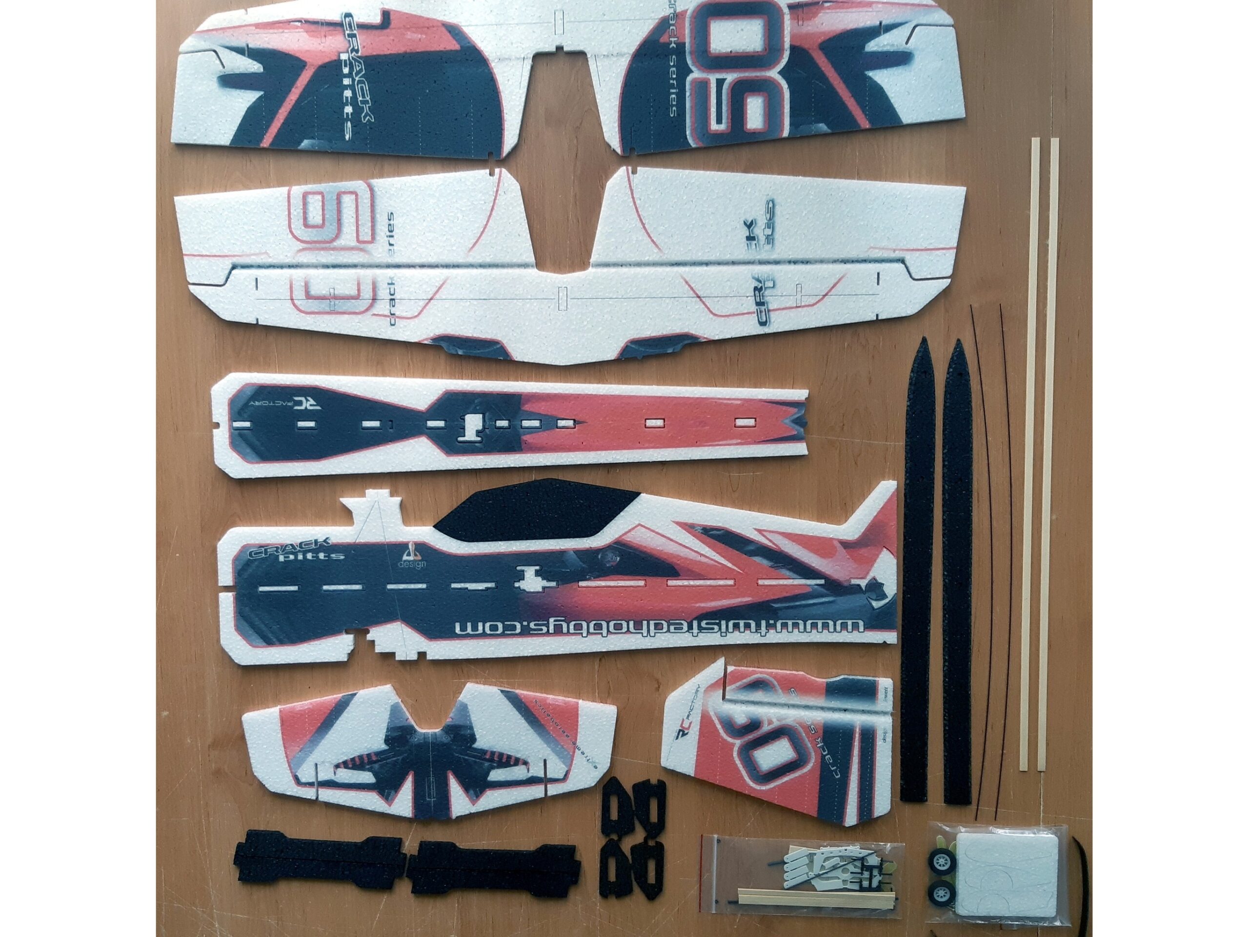 Crack PITTS Backyard, Spw 755mm, KIT-Version aus EPP von RC-Factory – Bild 3