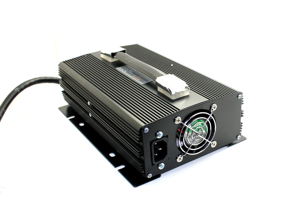Batterieladegerät 20A 12V Ladestecker Rund 3-Polig – Bild 2