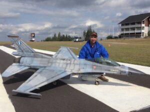 F-16 - 1:6 - L 2475 mm (98") - Skymaster Scale Jet - Custom
