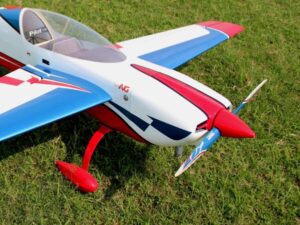 Spinner aus Carbon in 4,5" rot zu Extra- NG V1-103 - 02,Spw 2600mm, PILOT-RC