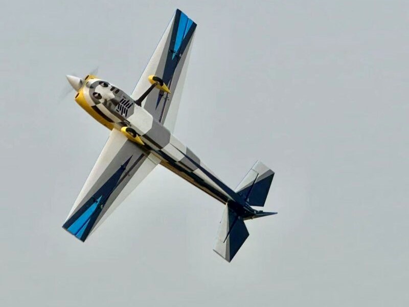 Edge 540 V3 - 103'' 2643mm - Pilot-RC 02 – Bild 6