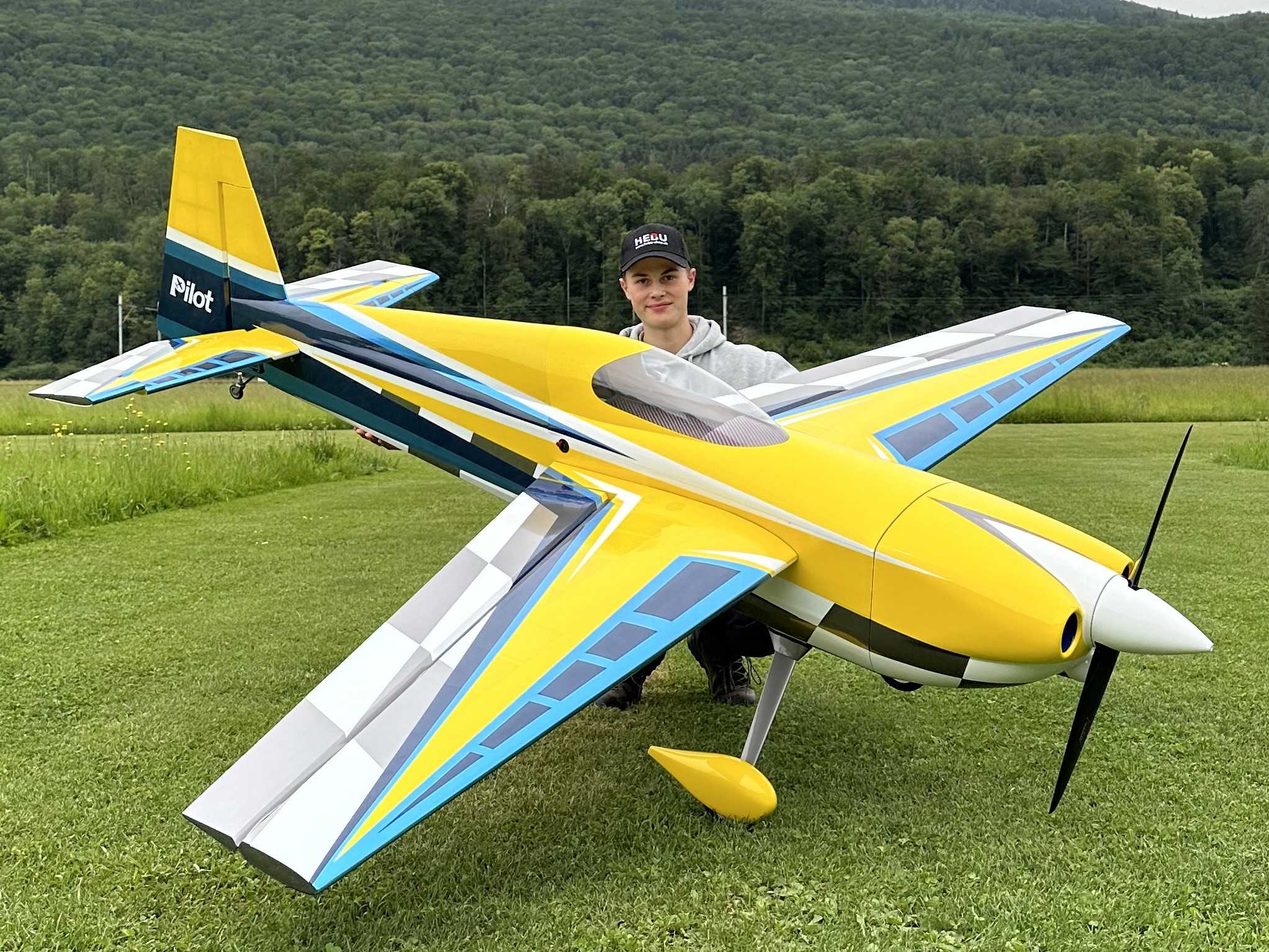Edge 540 V3 - 103'' 2643mm - Pilot-RC 02