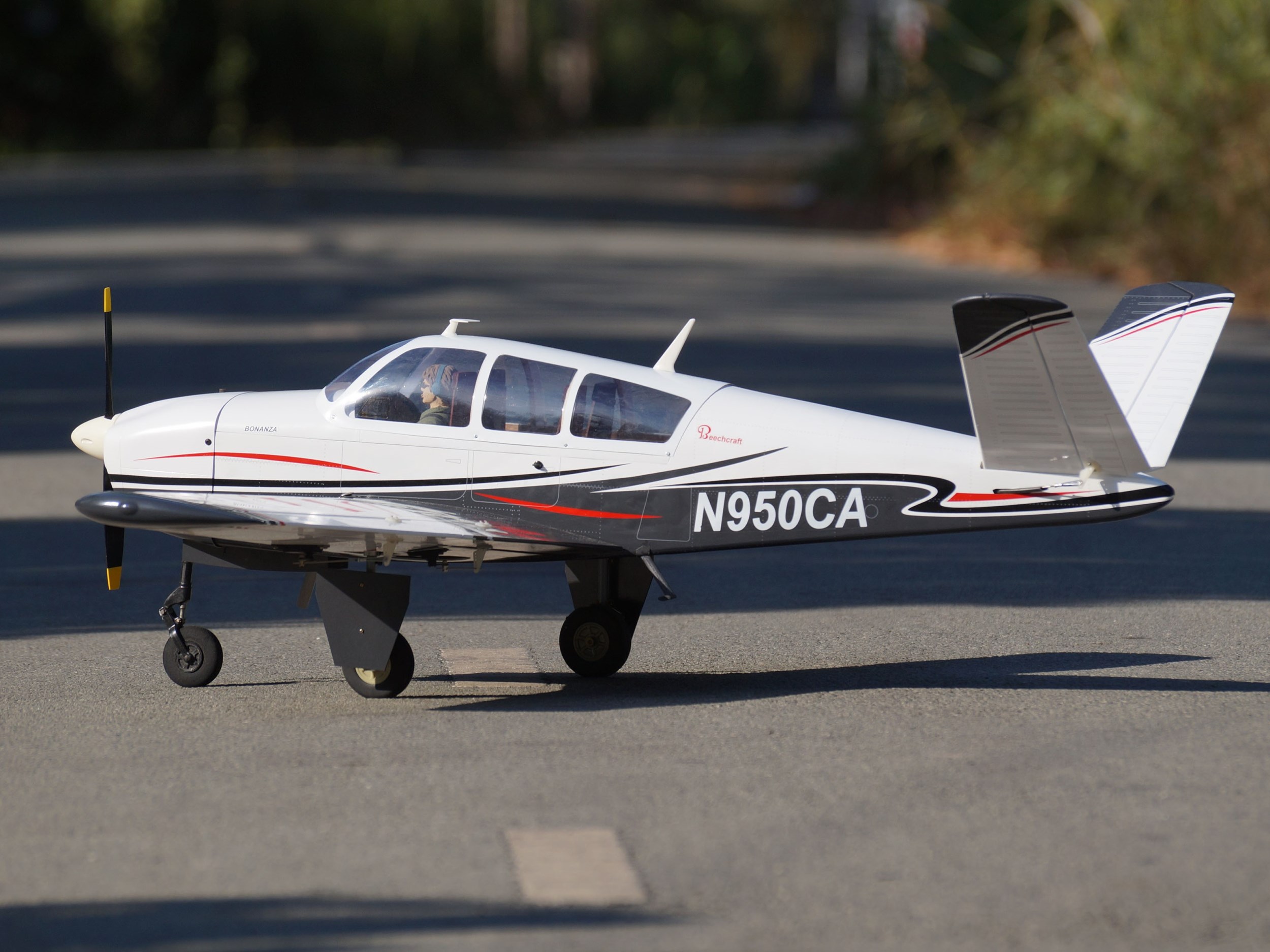 Beechcraft Bonanza - V-Leitwerk, Spw 1580mm, ARF-Set von VQ-Models – Bild 3