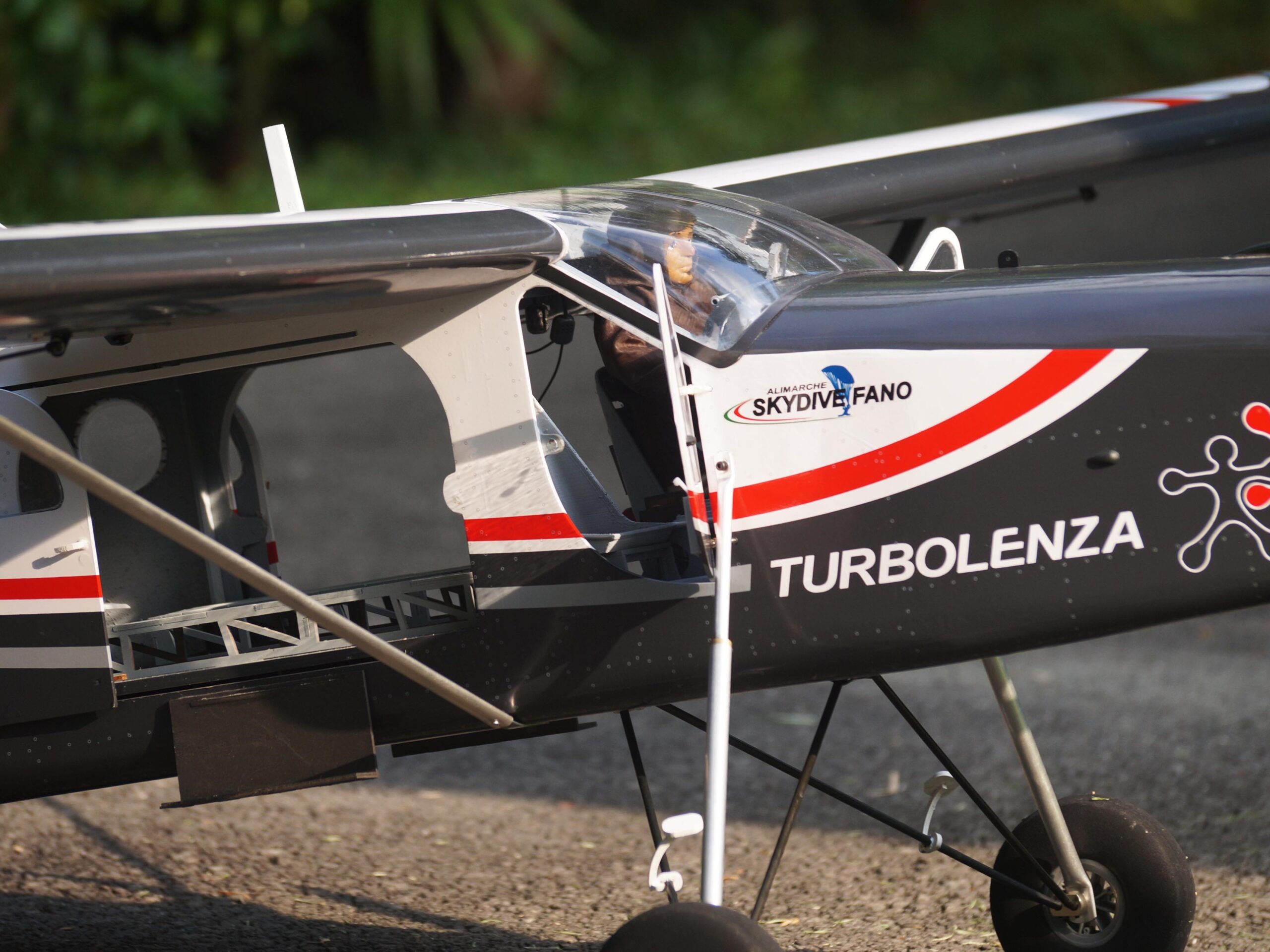 Pilatus Porter PC-6 - Big Turbo Lenza, 30ccm, Spw 2720mm, ARF-Set, VQ-Models – Bild 6