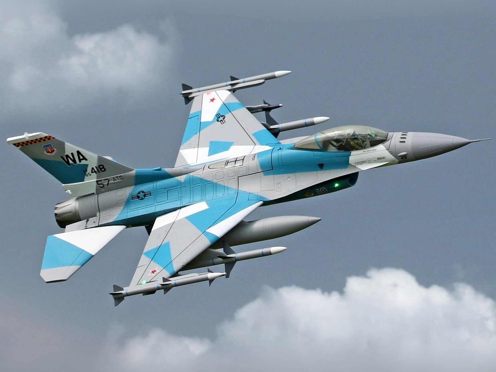 Falcon F-16C V2 - 90mm EDF Jet - Spw 955mm, ARF Plus - Freewing