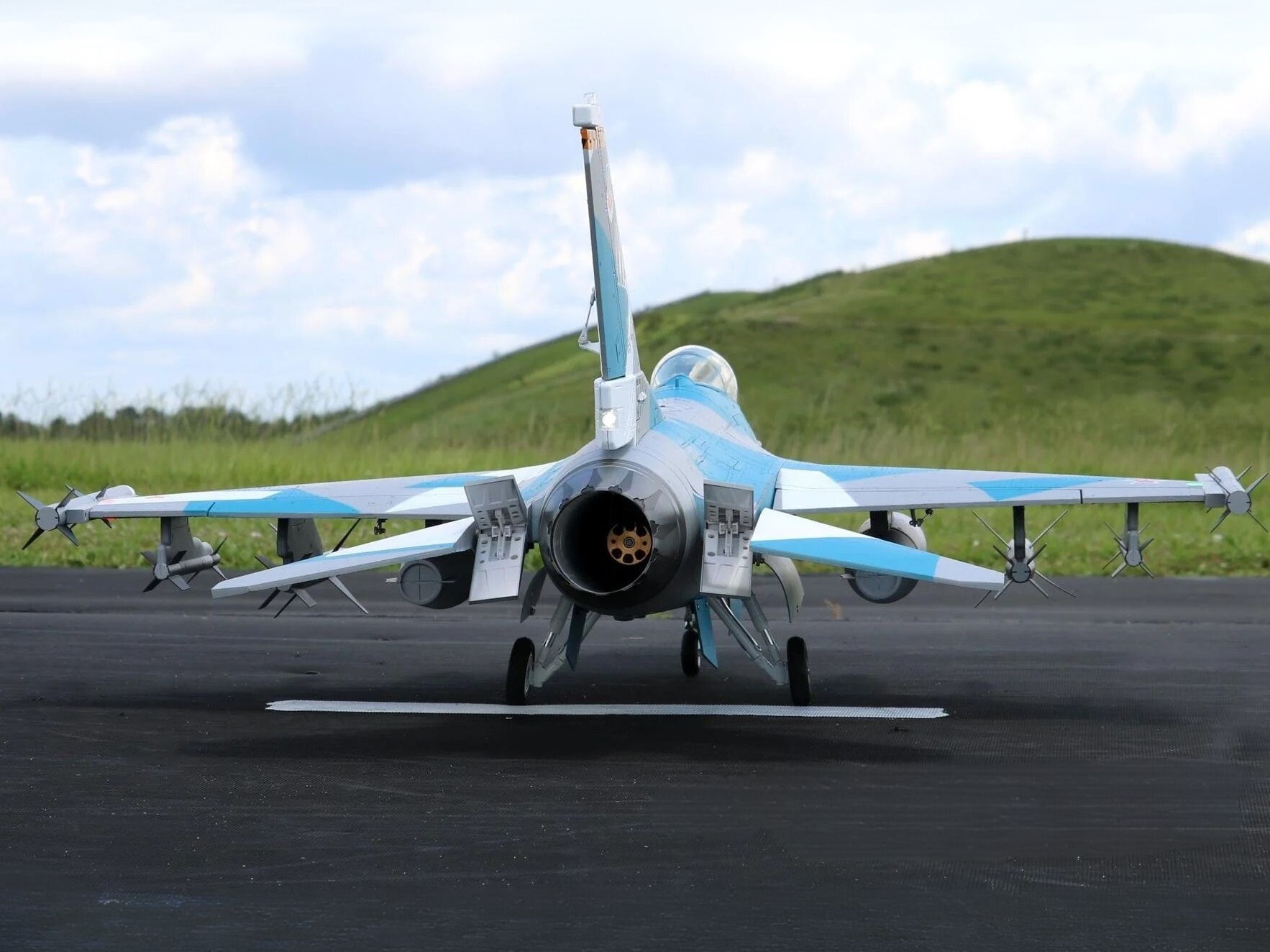 Falcon F-16C V2 - 90mm EDF Jet - Spw 955mm, ARF Plus - Freewing – Bild 6