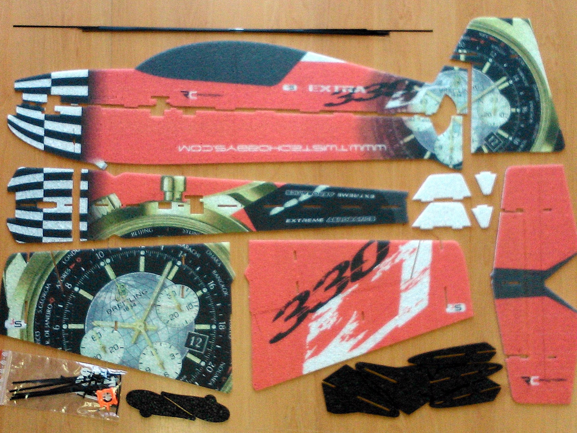Extra 330 Superlite, Spw 840mm, KIT-Version aus EPP von RC-Factory – Bild 3