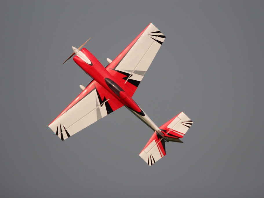 Edge 540 V3 - 67'' 1700mm - Pilot-RC - 01 – Bild 2