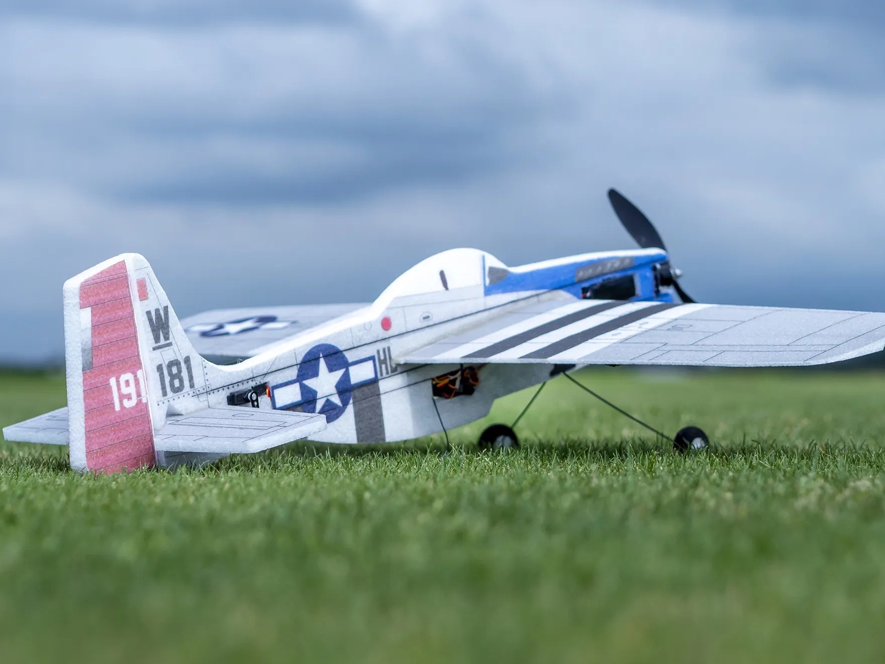 P-51 Mustang 3D Backyard, Spw 1000mm, KIT-Bausatz aus EPP von DW-Hobby – Bild 2