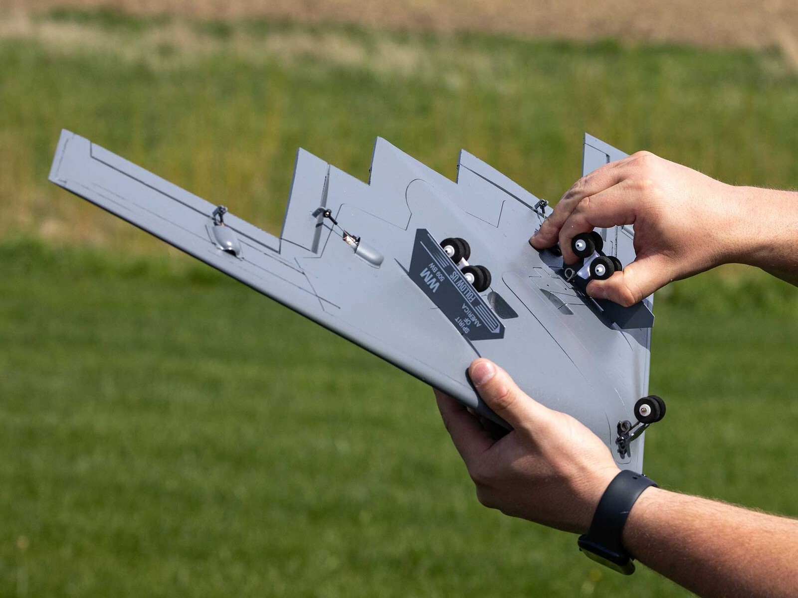 E-flite Micro B-2 Spirit of America - Twin 30mm EDF, Spw 853mm, BNF Basic - EFLU09050 – Bild 3
