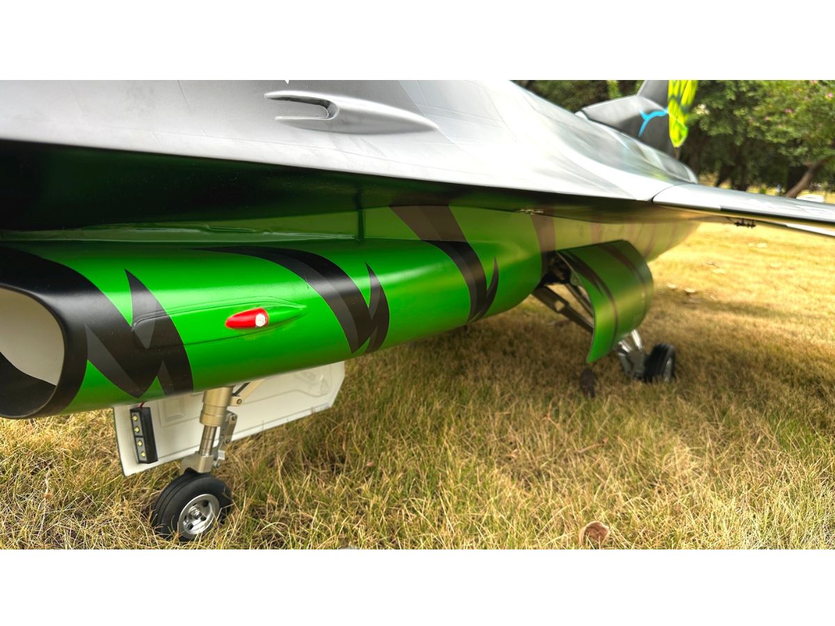 3.06m F-16 Dream Viper - Turbinen Jet 1/5, ARF-Set mit EZFW und Vektor Schubrohr Pilot-RC – Bild 5