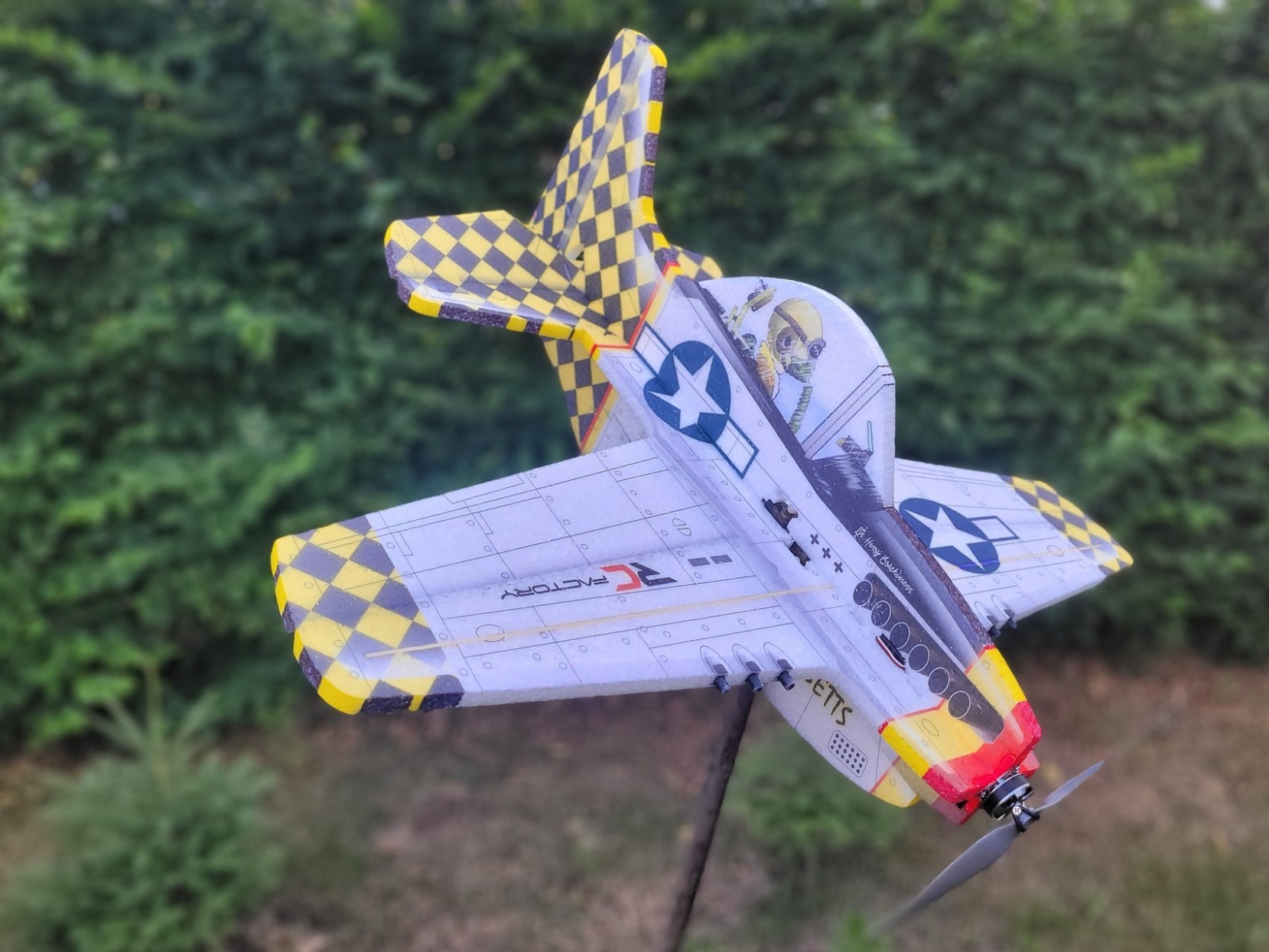 Cartoon Warbird Mustang P-51, Spw 560mm, KIT-Version aus EPP von RC-Factory – Bild 3