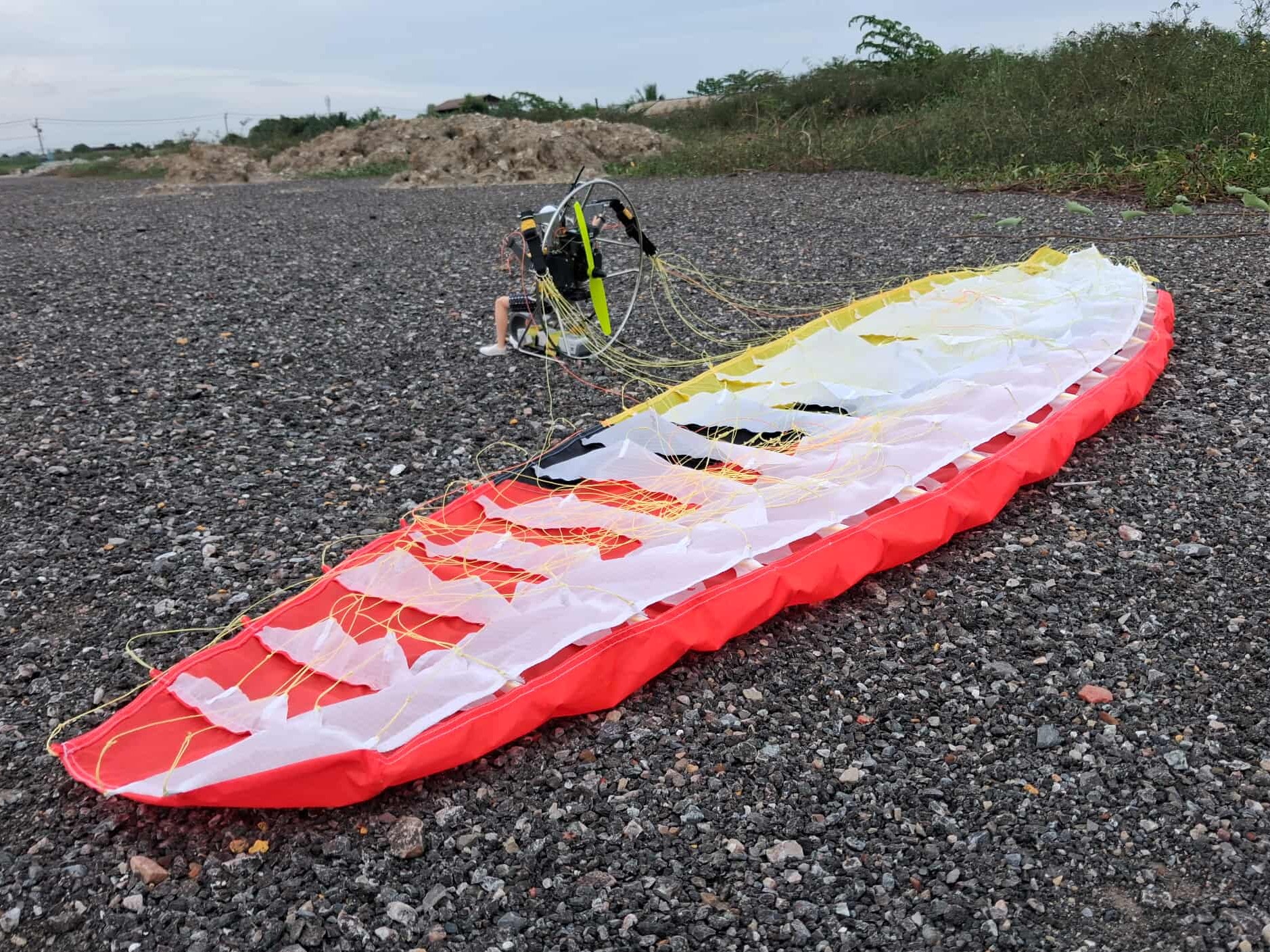 RC Motor-Paraglider Paramotor Gleitschirm - PNP-Set mit Pilot SWAT - Spw 2500mm – Bild 3