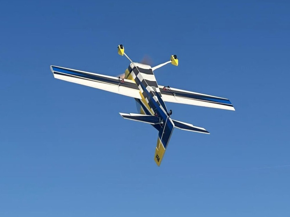 Edge 540 39" Elektro, Spw 965mm, ARF-Set, Gelb/Blau PILOT-RC – Bild 4