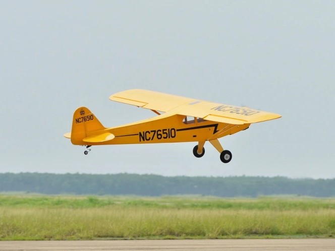 Black Horse Piper J-3 CUB, Spw 1950mm - Updated ARF-Set – Bild 6
