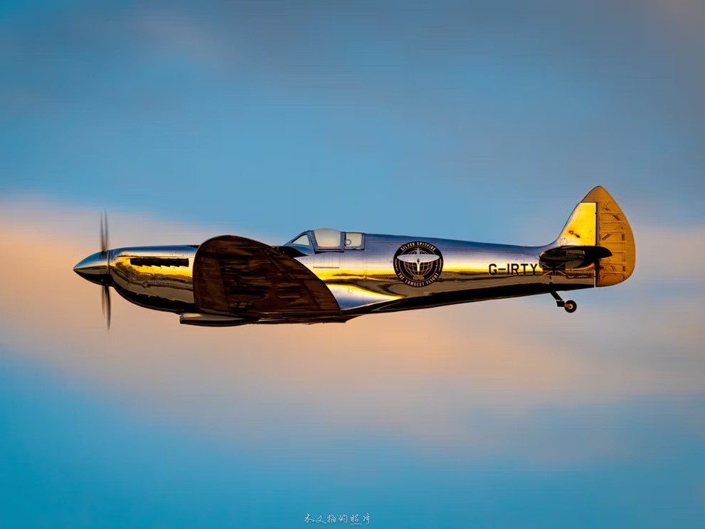 FTL Innovation - Spitfire 2.26m - silber - Carbon - ARF-Set mit Einziehfahrwerk – Bild 2