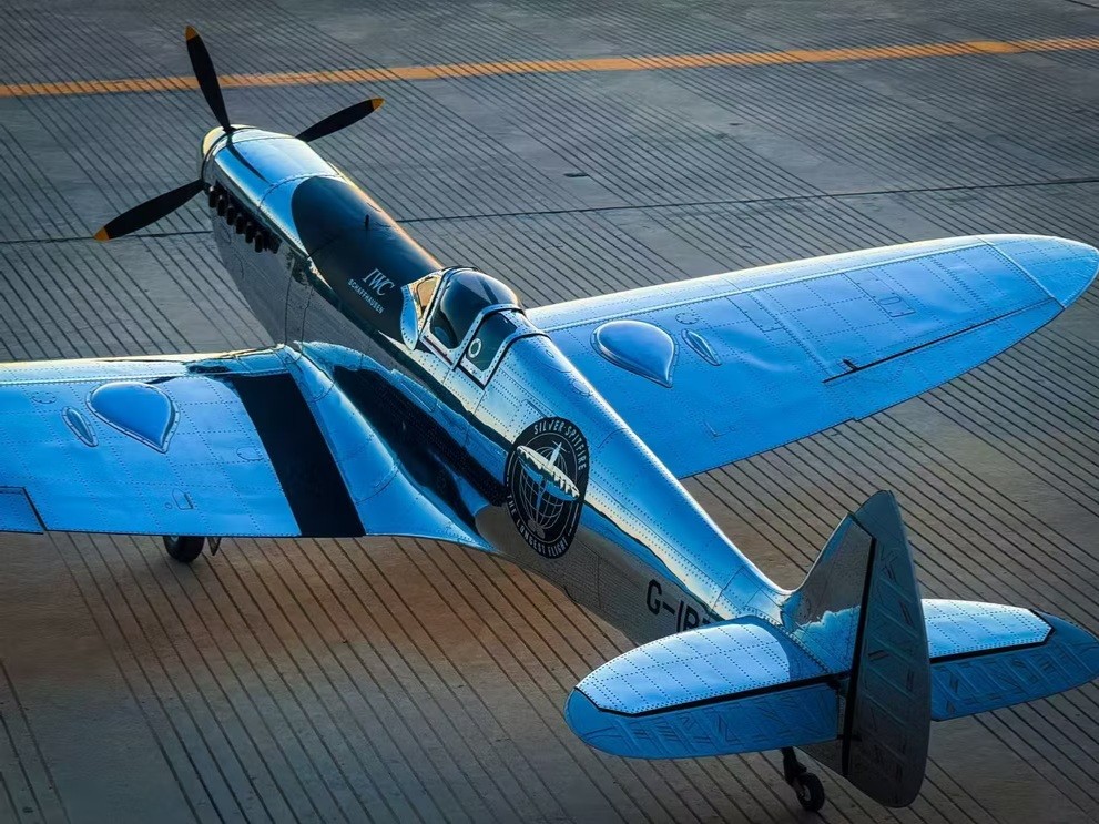 FTL Innovation - Spitfire 2.26m - silber - Carbon - ARF-Set mit Einziehfahrwerk – Bild 4