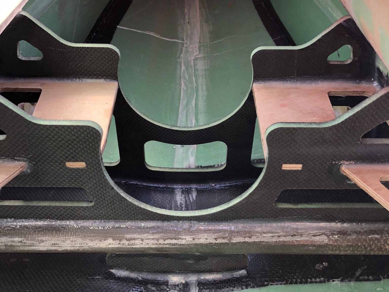 Tomahawk FUTURA V3 2.2m ARF - lackiert X-petrol – Bild 5