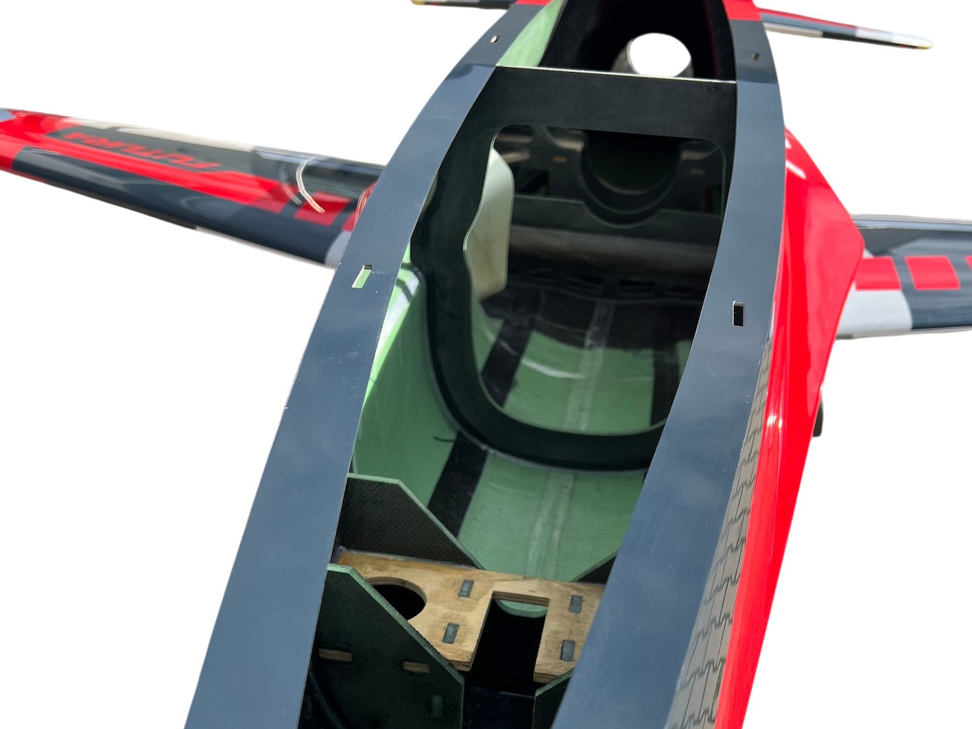 Tomahawk FUTURA V3 2.6m ARF - lackiert X-rot – Bild 5