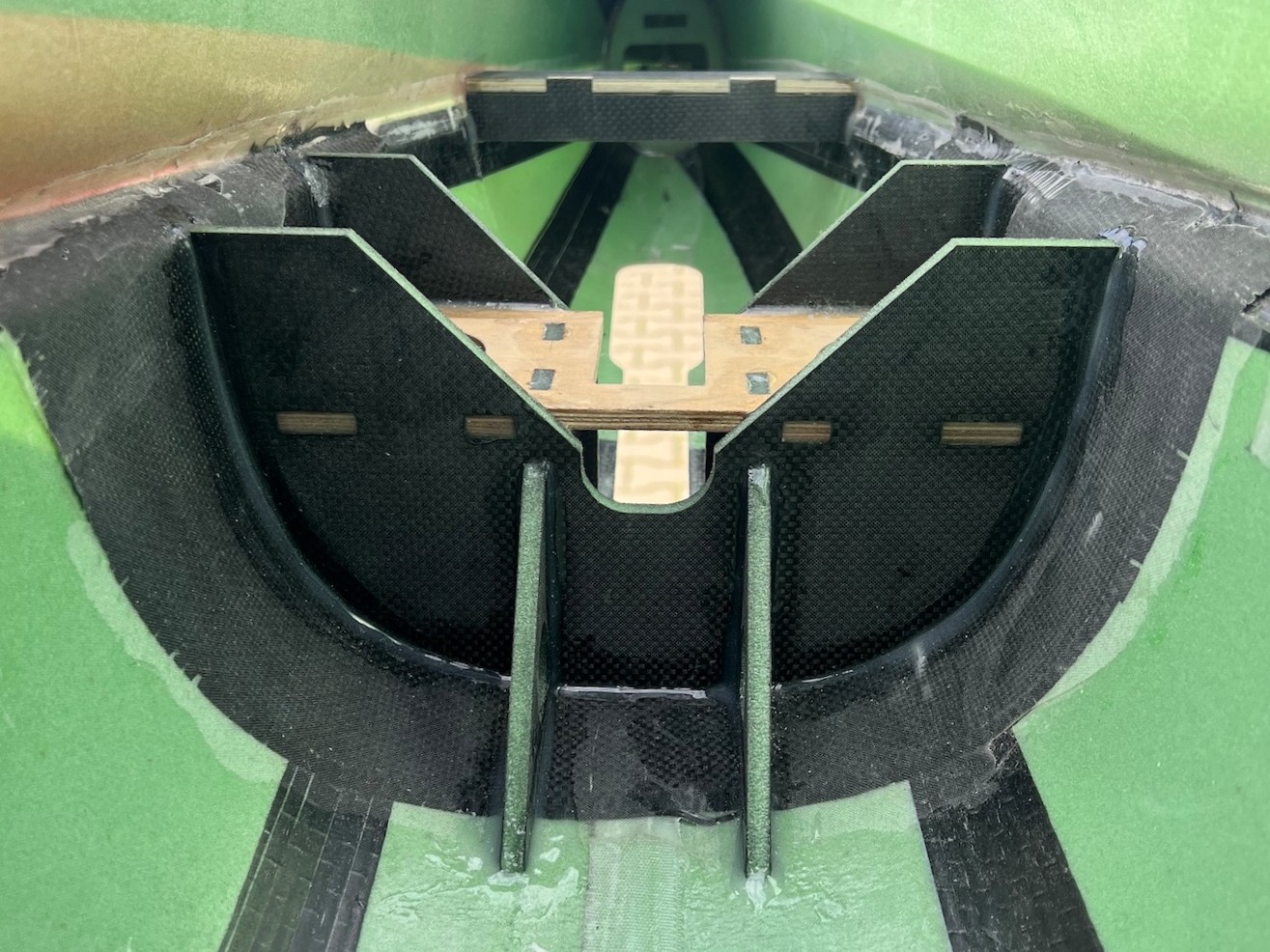 Tomahawk FUTURA V3 2.6m ARF - lackiert X-gelb – Bild 6
