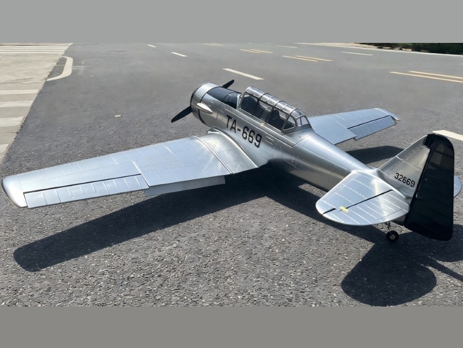 Full Composite AT-6 Texan - silber, 60-80ccm, Spw 2590mm, ARF-Set - CYModel – Bild 2