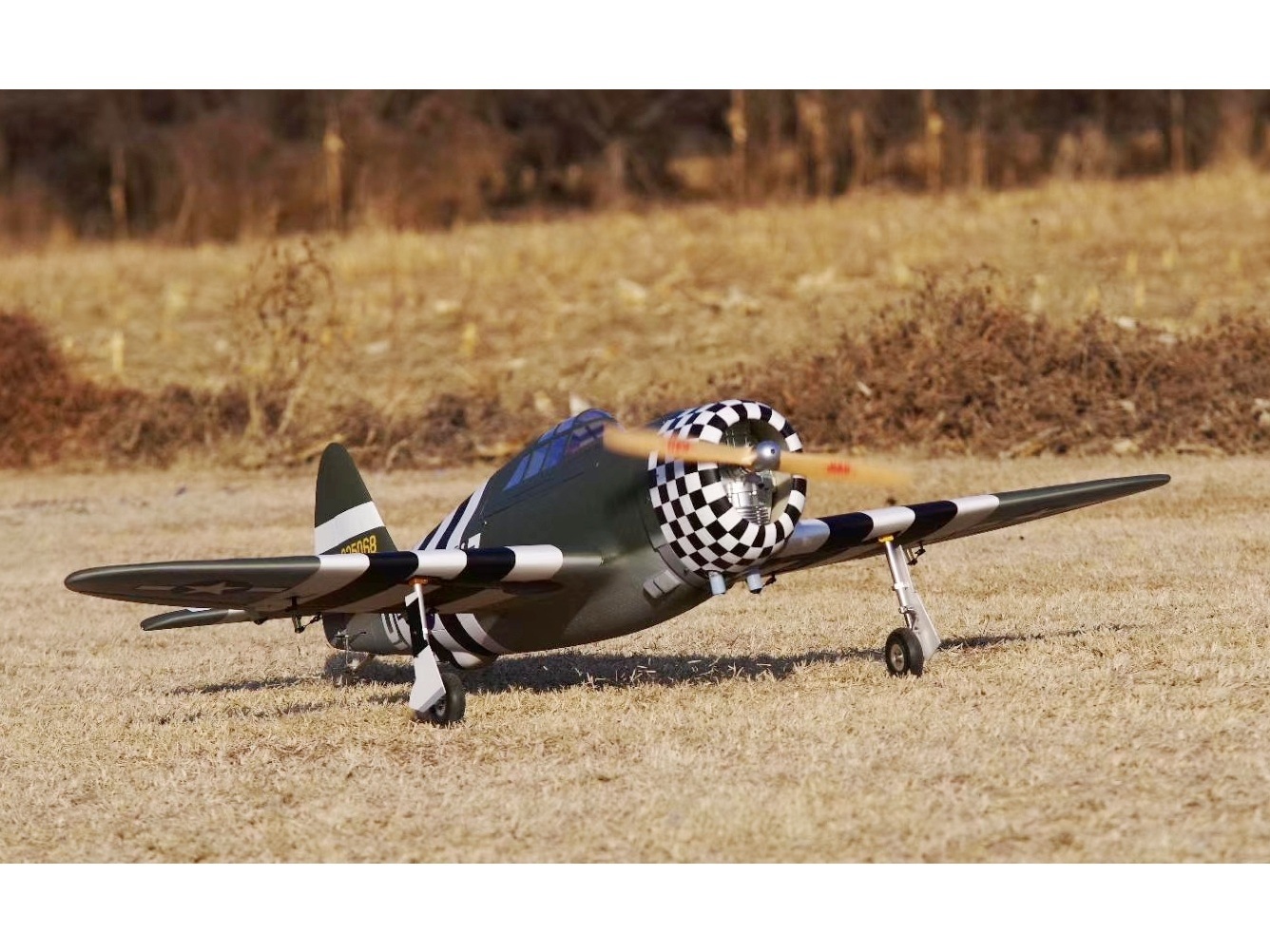 Full Composite P-47 Razorback, 100ccm, Spw 2440mm, ARF-Modell, CYModel – Bild 3